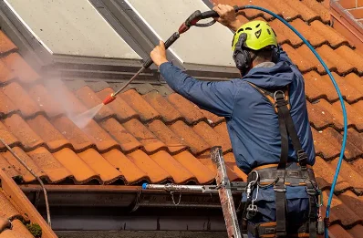 Démoussage et hydrofuge de toiture au Catelet